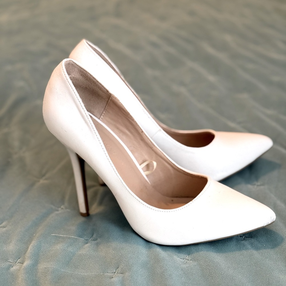 SOLD White heeled pumps size 8 in excellent condition - Picture 5 of 5